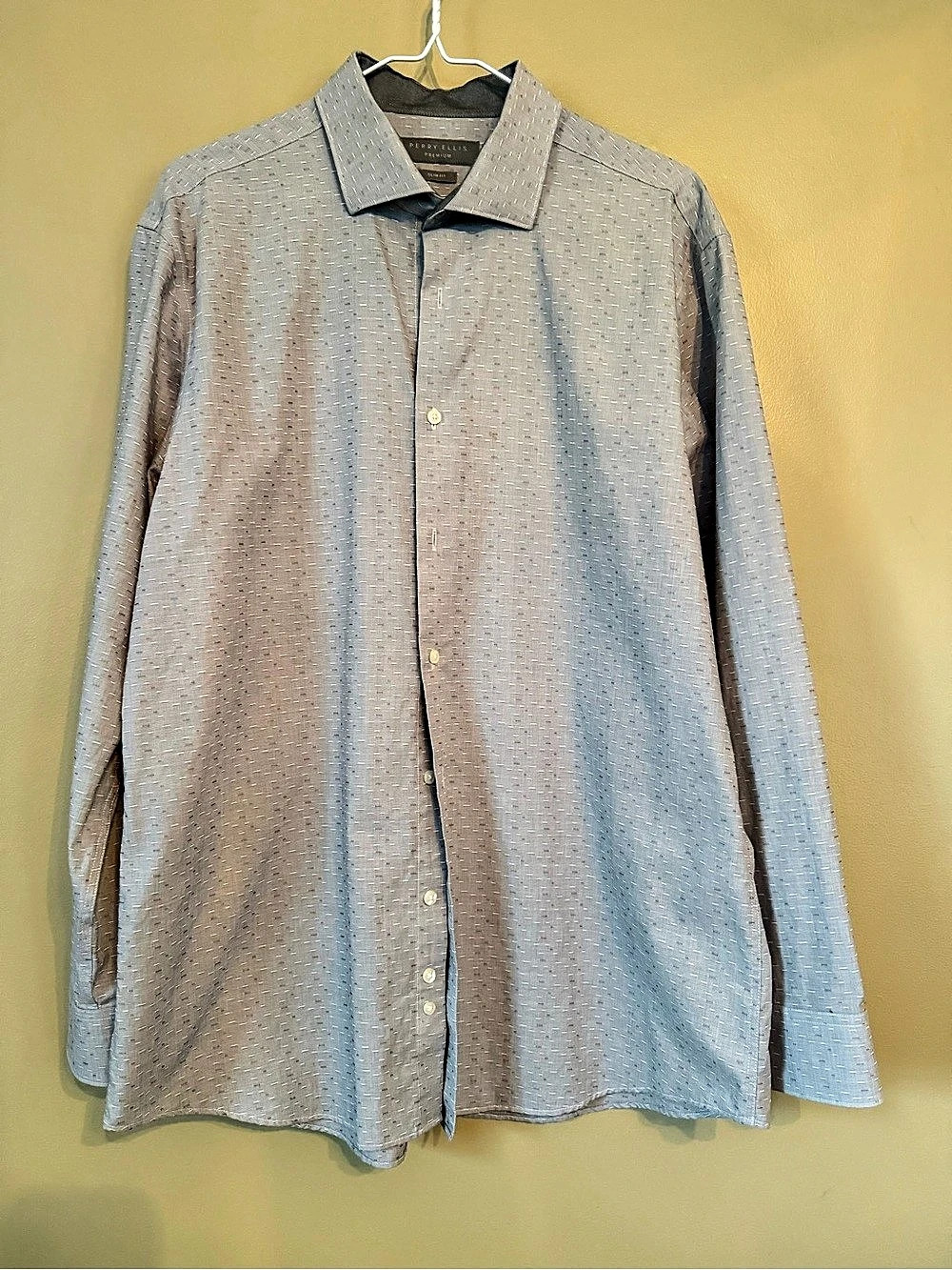 Perry Ellis Men's Geometric Button Down in Gray Large